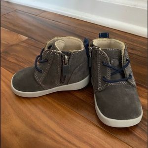 NEW UGG toddler boot - grey size 4/5